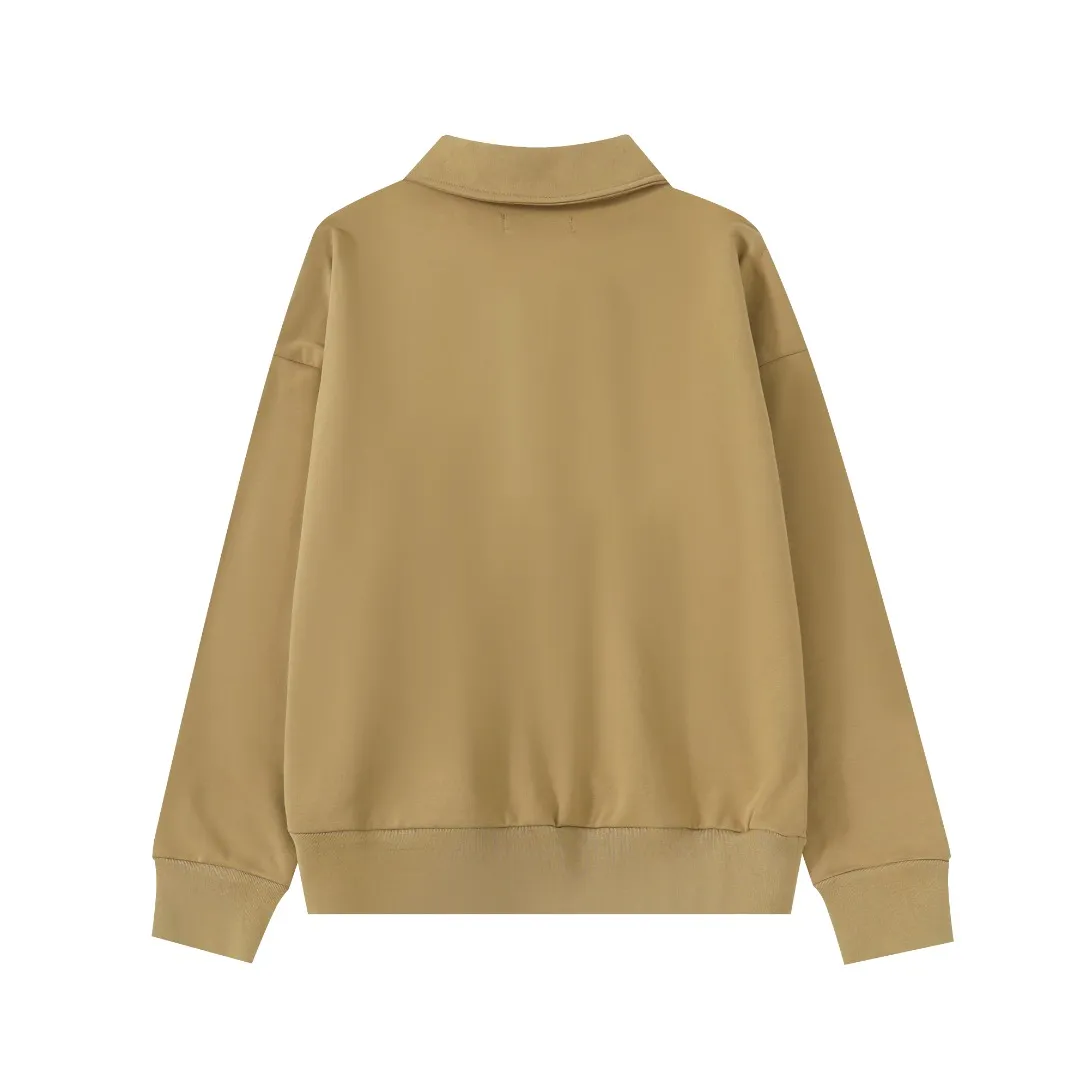 P260 #R99 Ralph Lauren pony logo eight-color half-zip lapel sweatshirt. Wear three times in one suit, easy to switch styles: Fully stand-up collar mode: crisp lapel three-dimensional windproof, taking into account warmth and cool lines, full of coolness ▫️Half-open lazy mode: slightly exposed collarbone, relaxed and comfortable | Pair with a shirt or high collar to show the intellectual atmosphere ▫️Full-open V-neck mode: Visually extends the neck-shoulder ratio | Stacking is more layered, hiding the flesh and making it look slimmer, making it easy to wear with a sense of luxury. Genderless design, shared wardrobe concept: White is gentle and elegant | Black is cool and slimming | Both colors can be used to create a couple CP look. 8 colors are available in the full line | From classic to soft | Meet all daily and occasion dressing needs Quality is reflected in the details: Micro-label logo embroidery | Loose but not procrastinating tailoring | High-grade fabrics ensure a comfortable fit. Easily manage various scenarios such as workplace commuting, weekend leisure, and date travel, effortless chic is the definition of effortless chic.  Color: Black White Navy Mint Green Khaki Pink Yellow Army Green Size: S M L